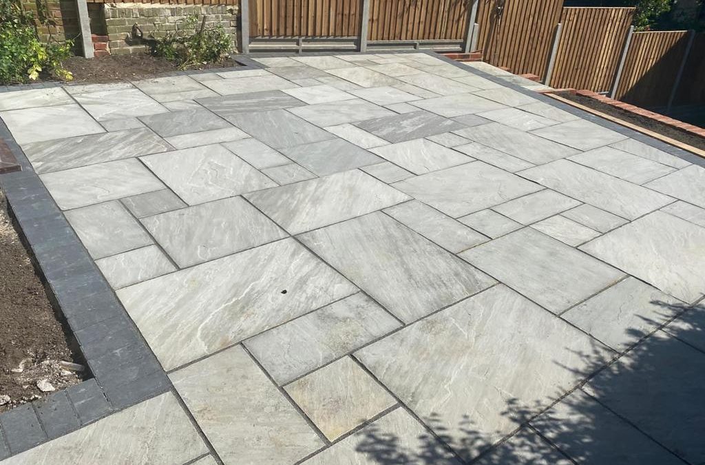 Grey Paved Patio with a Contrasting Border