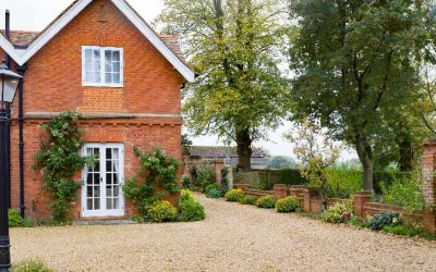 Landscaping in East Grinstead: Transforming Gardens with Benchmark Paving